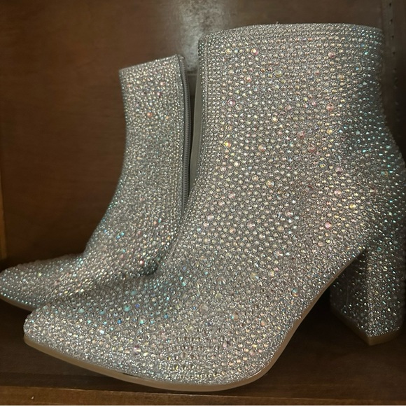 Beautiful sparkle booties! In great condition! - Picture 1 of 1